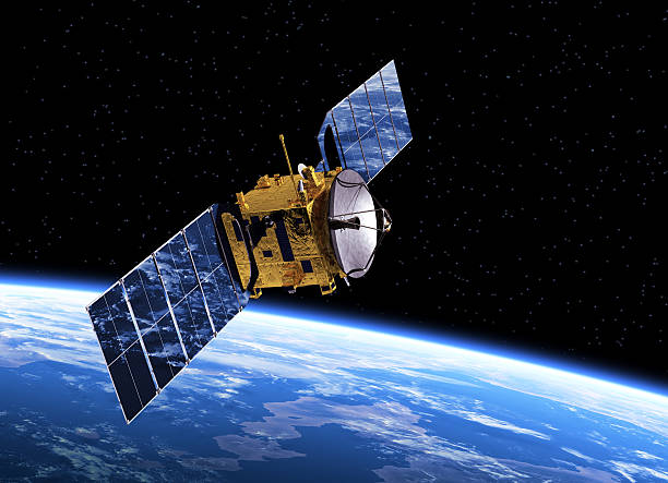 satellite avec panneaux photovoltaïques déployés