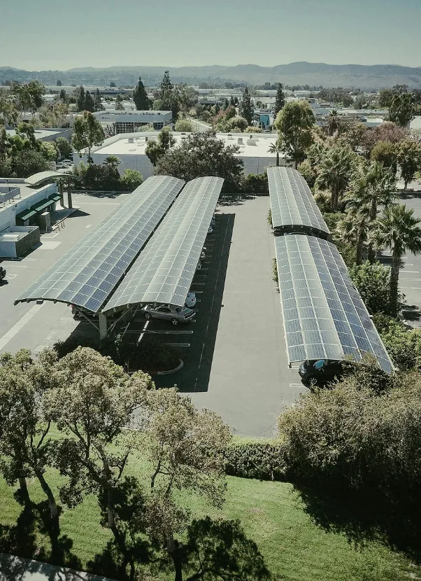 panneaux photovoltaiques parking
